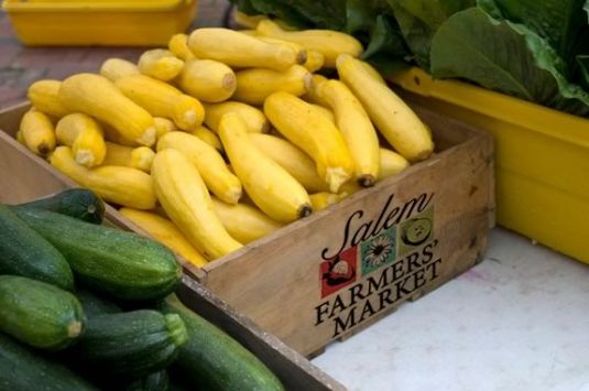 The Salem Farmer's Market bring the goodness of local farm to downtown Salem!